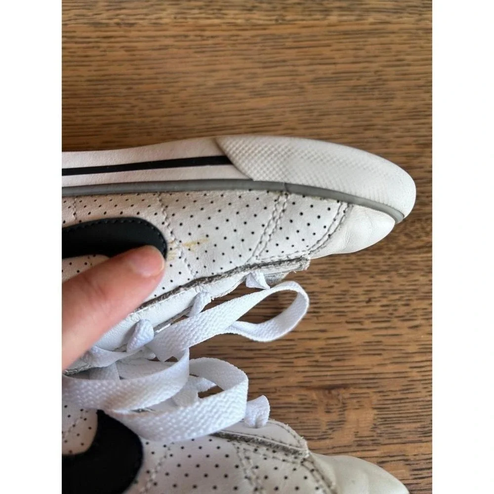 Nike little kid Lace-Up Sneakers – Size 9.5C